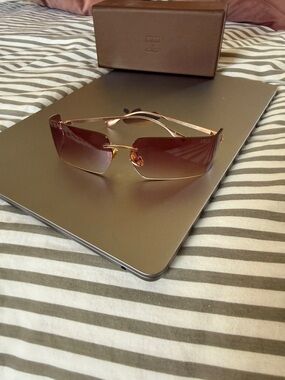 Dezi X Monet raspberry y2k sunglasses